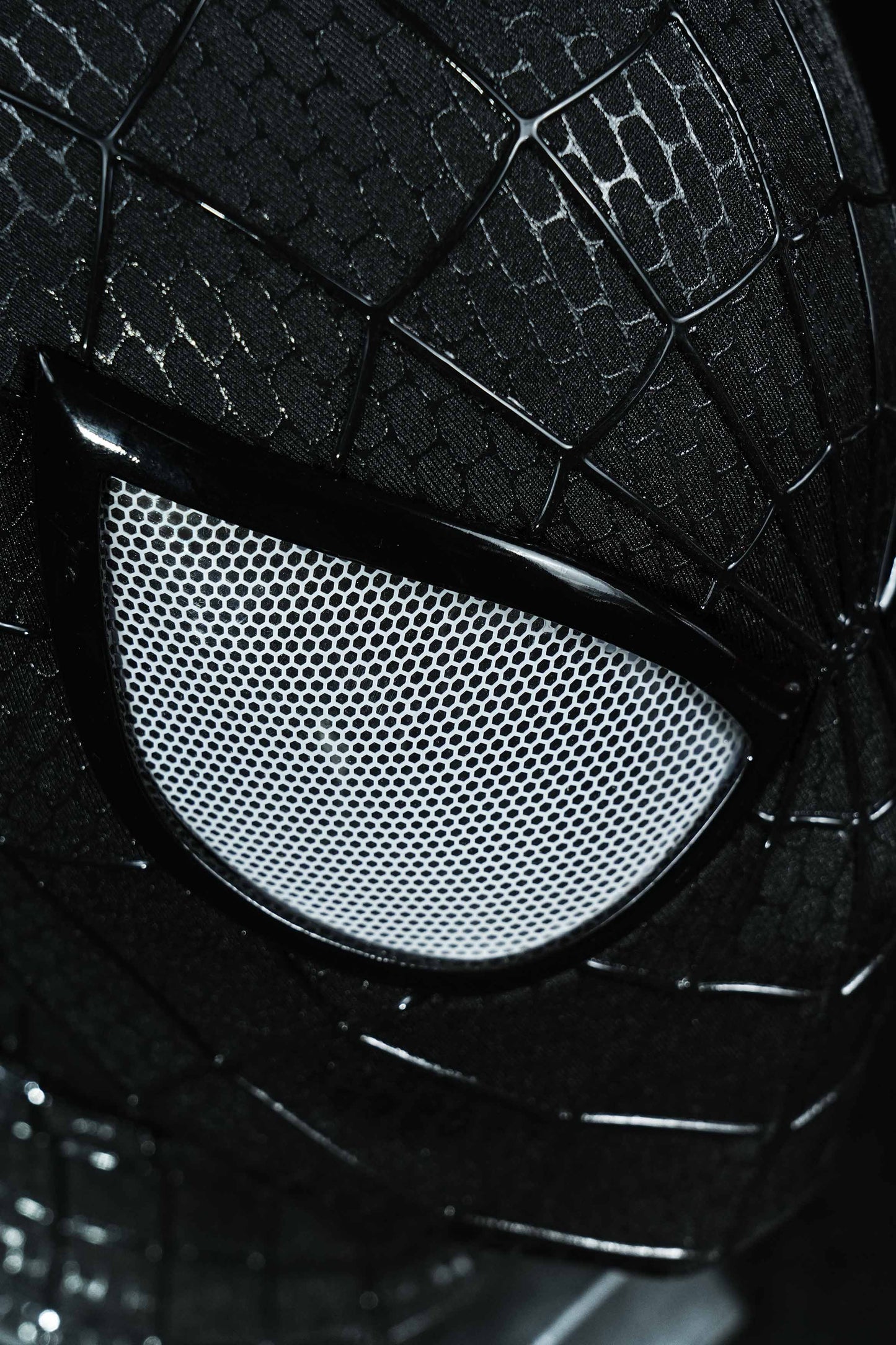 The V5 Symbiote TASM2 with Full head shell and Lenses Wearable Movie Prop Replica (Adult)